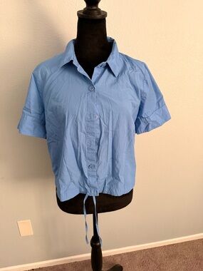Vera wang blue button up shirt